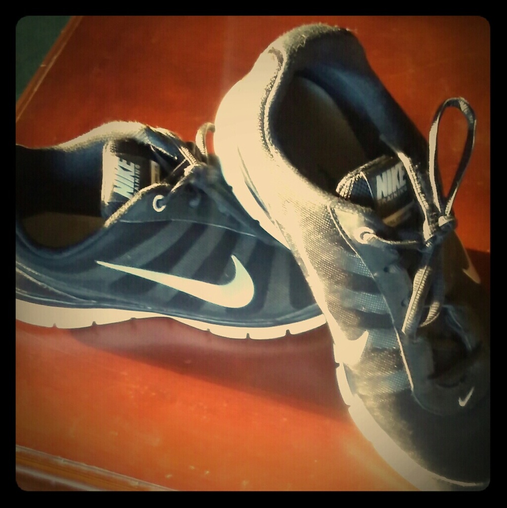 Nike tennis shoes